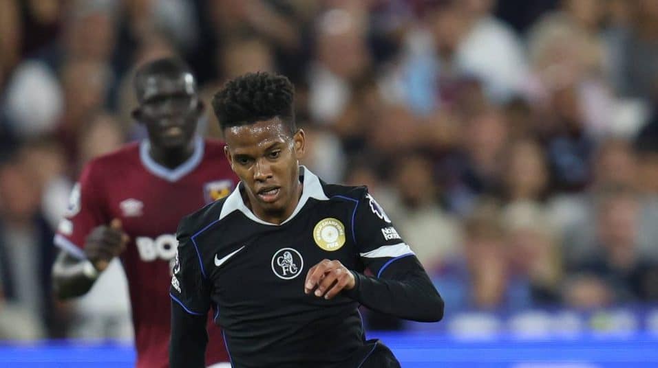 Em meio a show brasileiro, Est&ecirc;v&atilde;o &eacute; resiliente e faz hist&oacute;ria na 1&ordf; titularidade no Chelsea