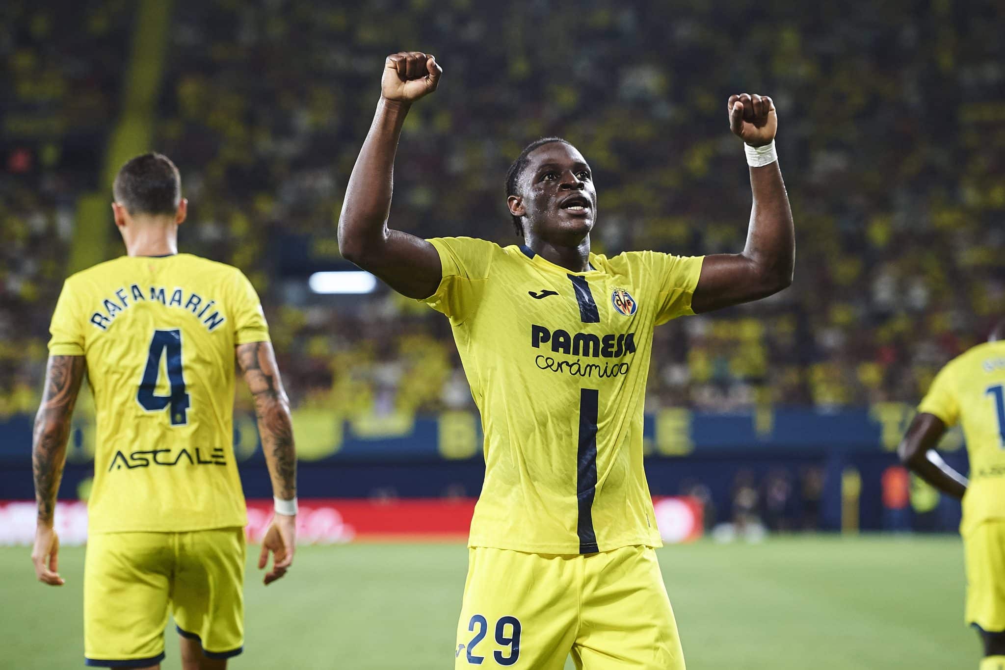 Etta Eyong celebra gol pelo Villarreal