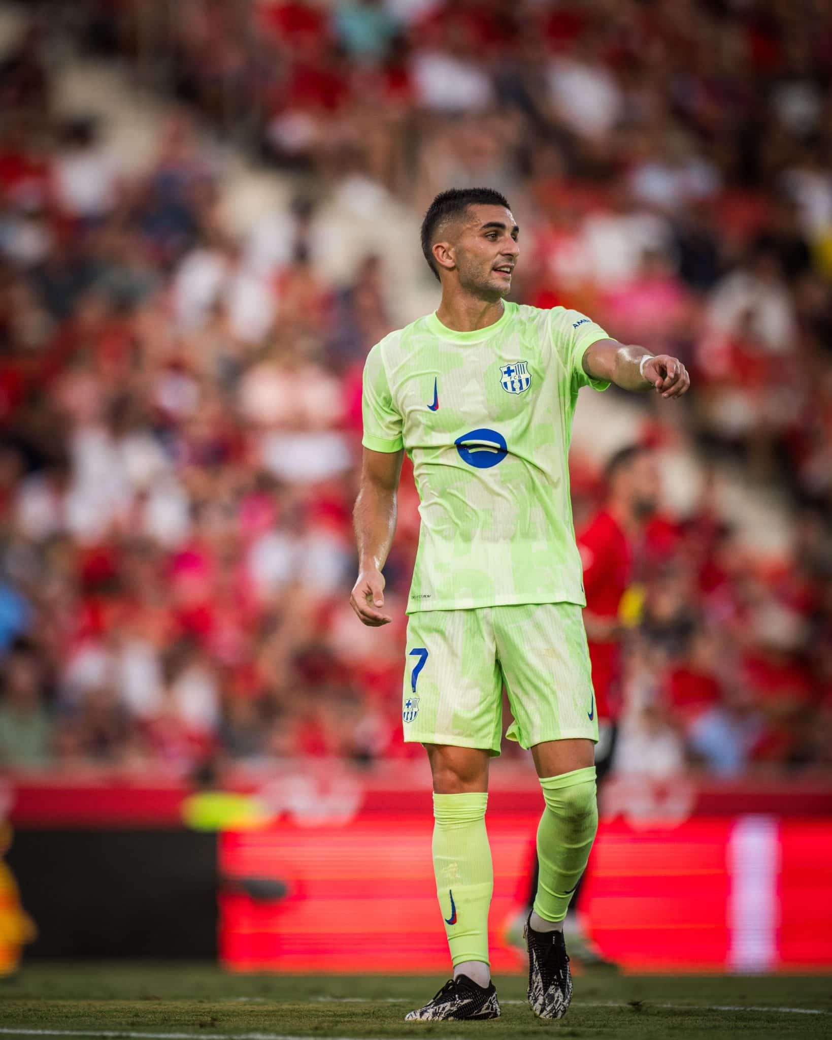 Ferran Torres em a&ccedil;&atilde;o pelo Barcelona