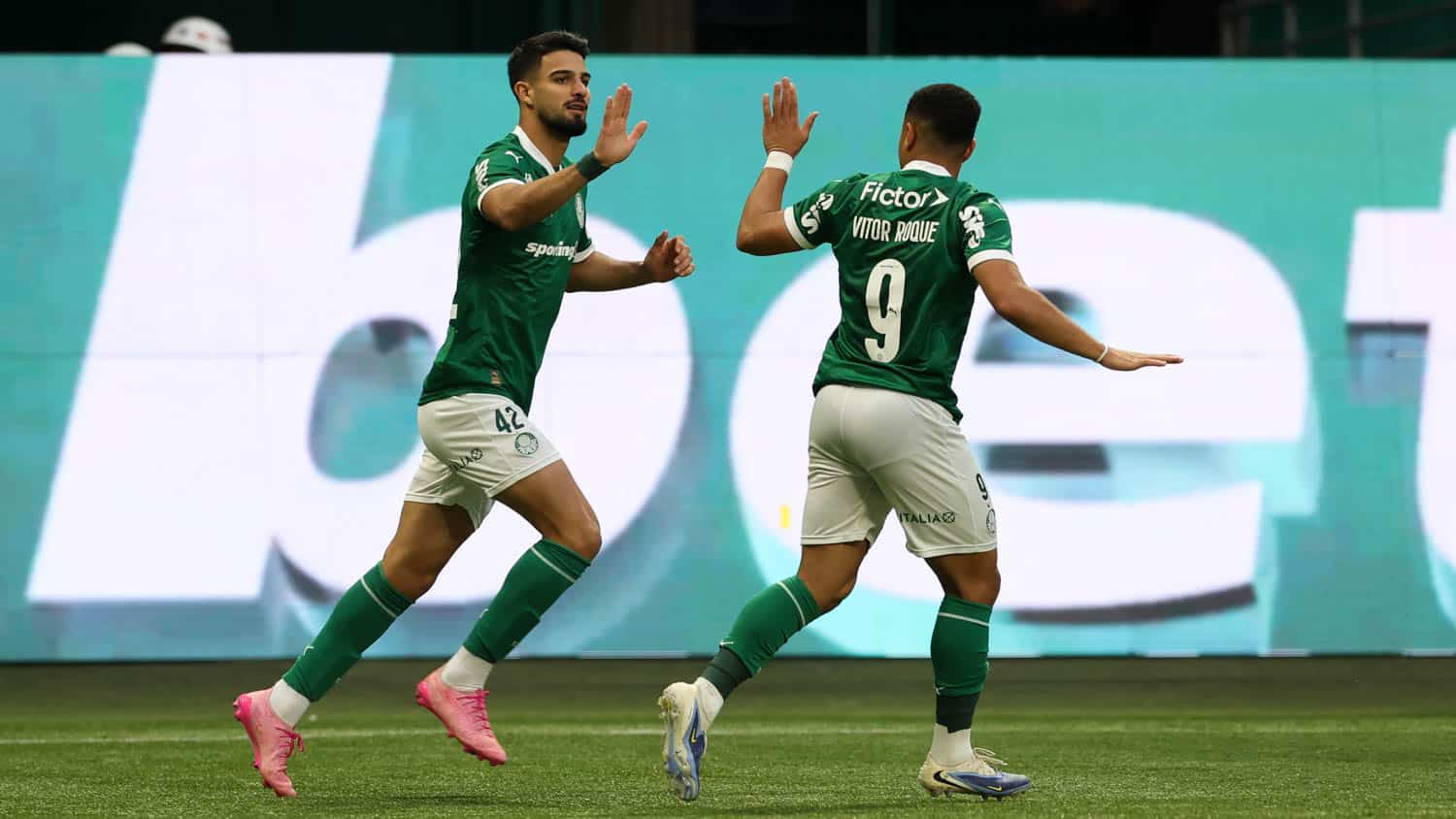 Flaco L&oacute;pez e Vitor Roque fizeram a diferen&ccedil;a para o Palmeiras contra o Cear&aacute; (Foto: Cesar Greco/Palmeiras