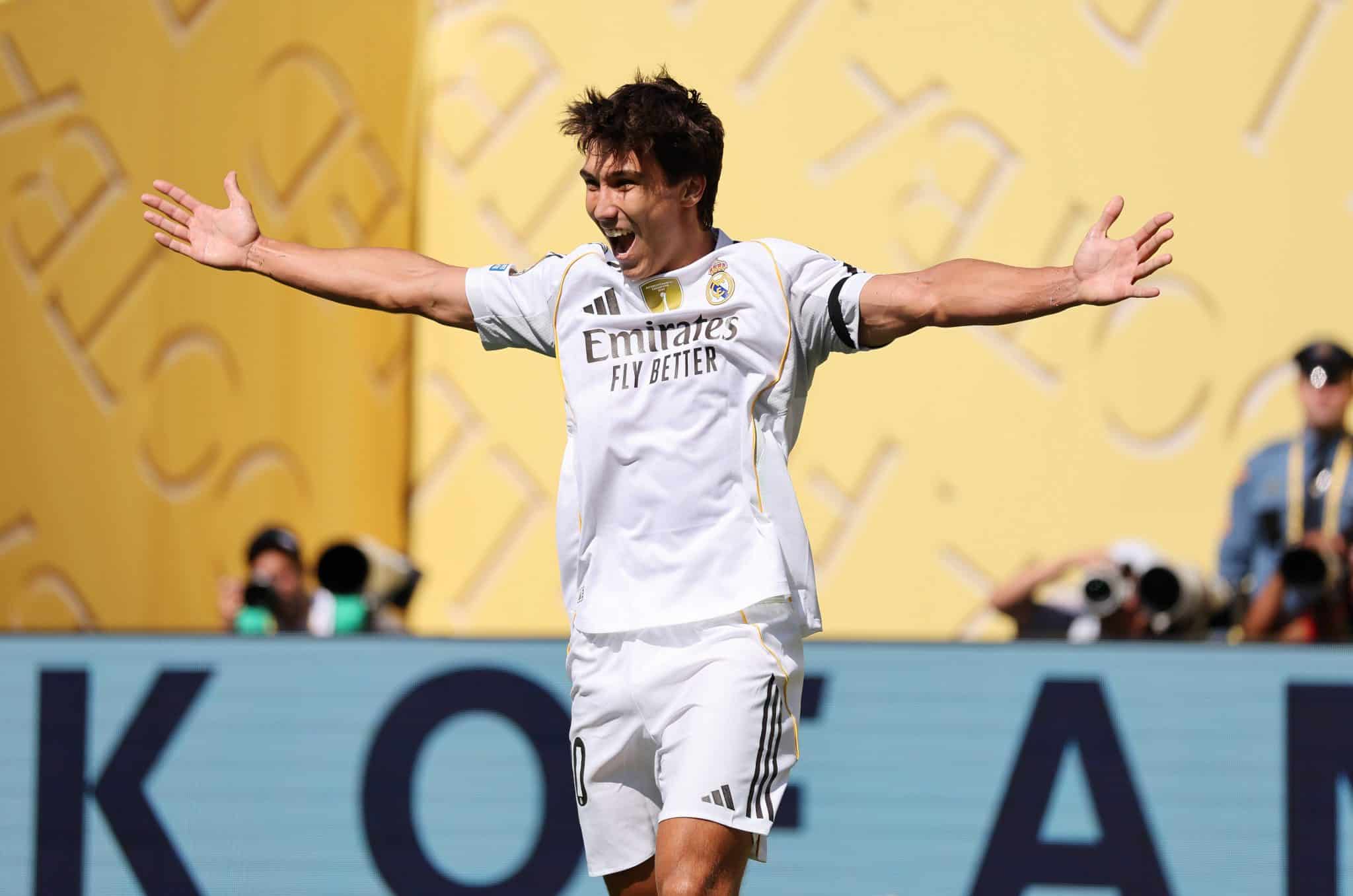 Gonzalo Garc&iacute;a celebra gol pelo Real Madrid