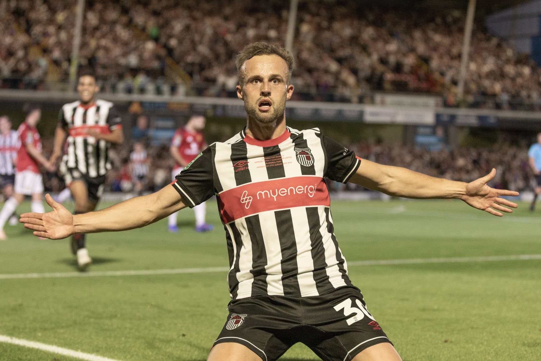 Charles Vernam comemora gol do Grimsby Town