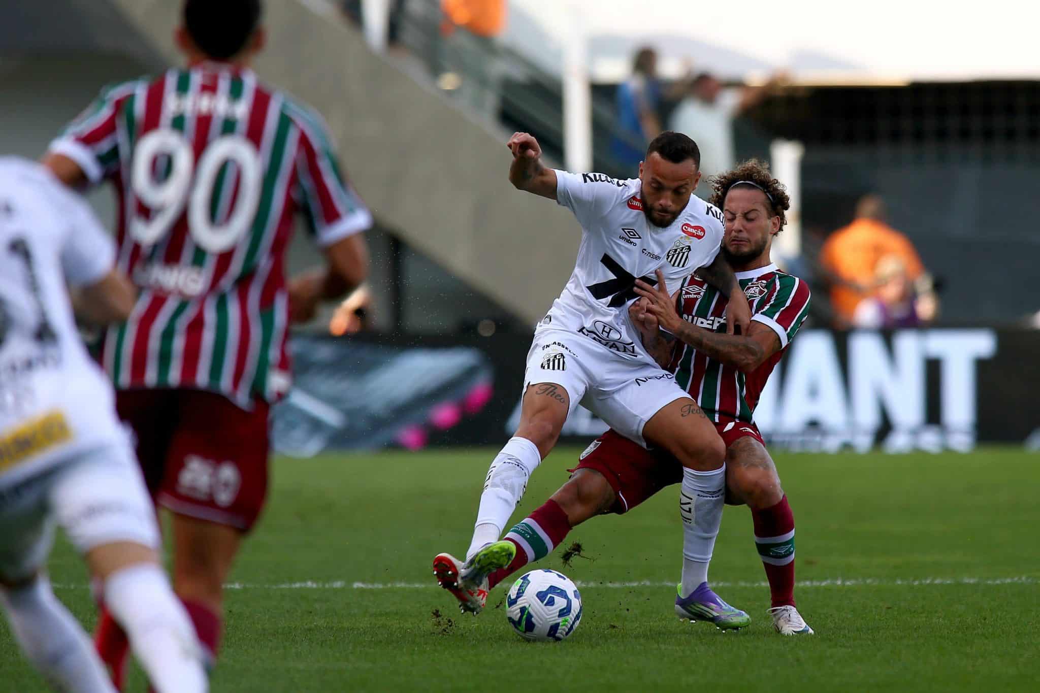 Guilherme e Guga em jogo entre Santos e Fluminense