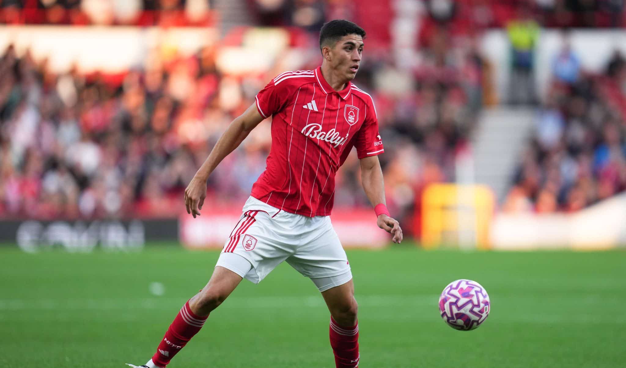 &lsquo;Confiante&rsquo; e &lsquo;inteligente&rsquo;: Ex-Santos e Botafogo, Jair encanta imprensa inglesa