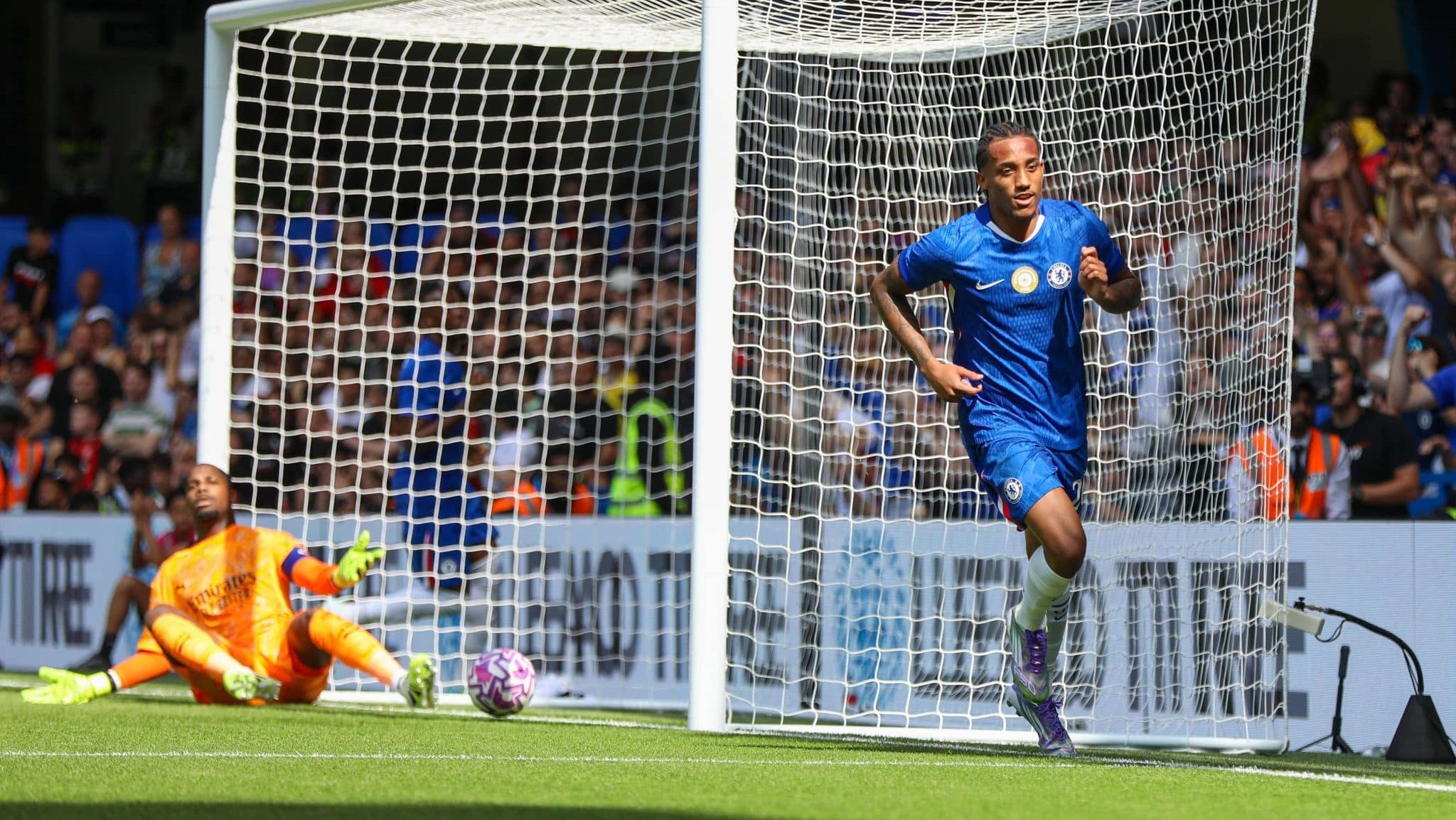 &lsquo;Novo Drogba&rsquo;: Jo&atilde;o Pedro enlouquece torcida do Chelsea com in&iacute;cio arrasador