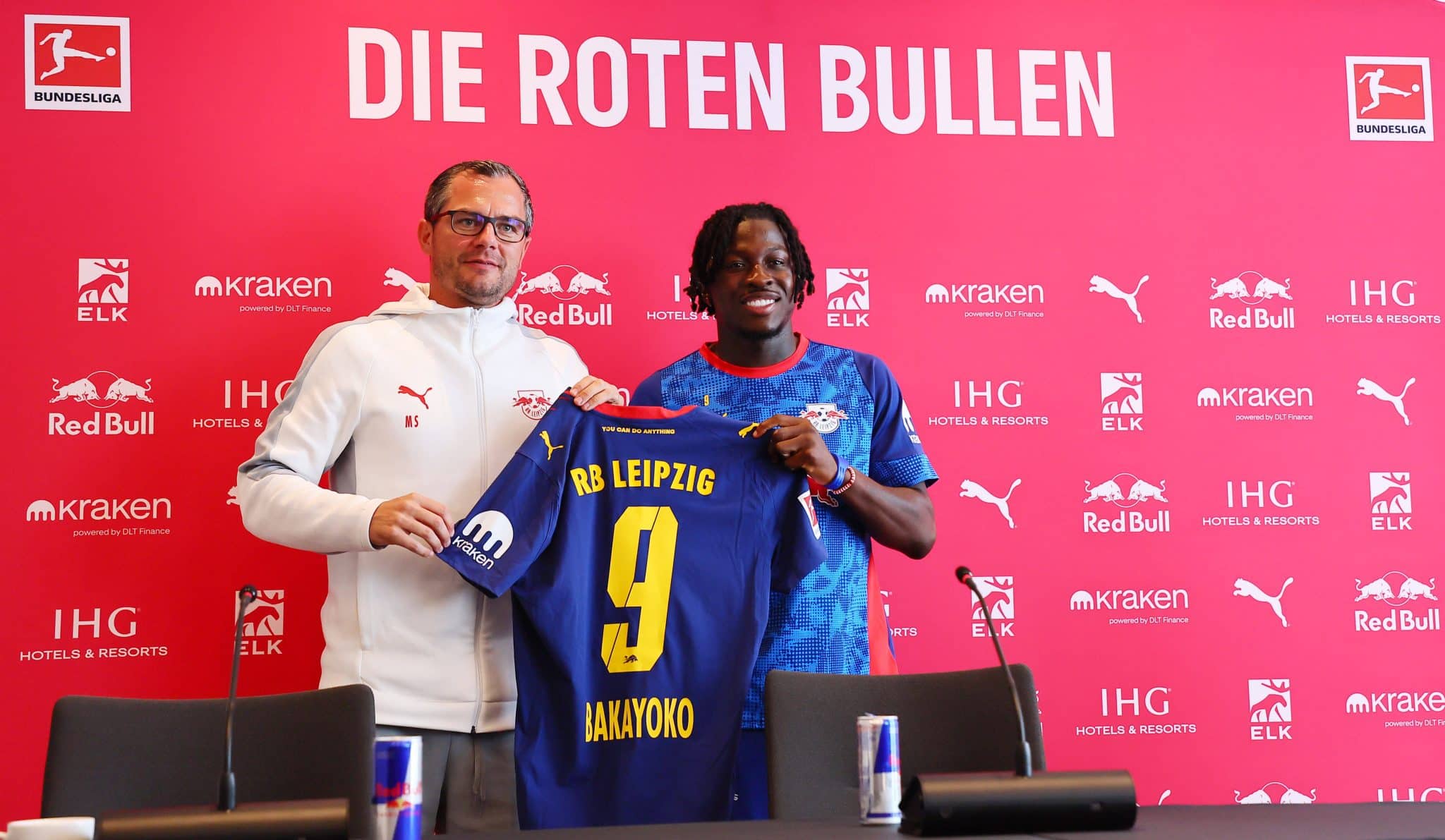 Johan Bakayoko durante apresenta&ccedil;&atilde;o no RB Leipzig (Foto: Imago)