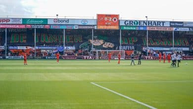 Sem poder usar grama sint&eacute;tica, time holand&ecirc;s erra tamanho de campo novo