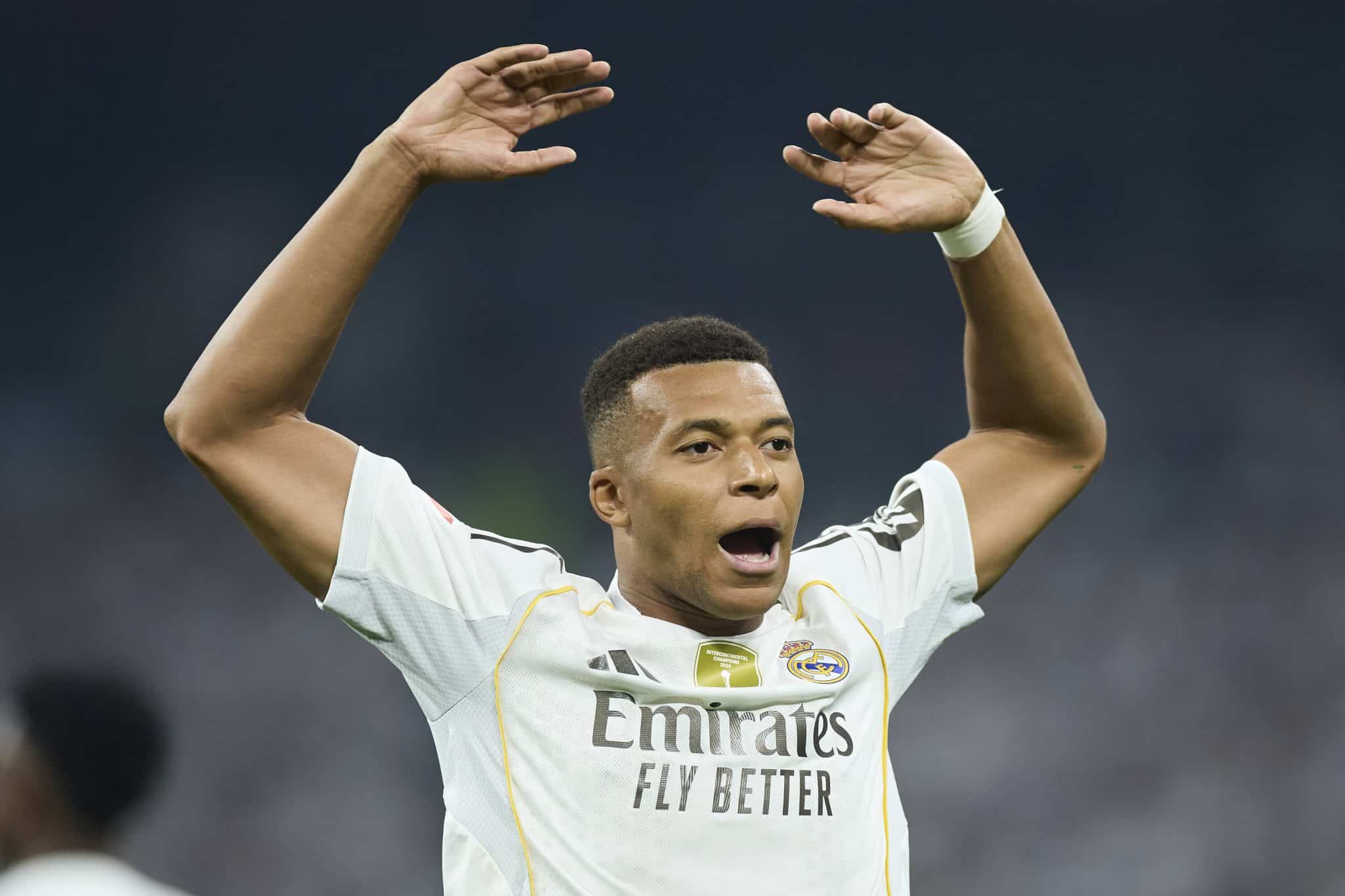 Kylian Mbapp&eacute; comemora gol do Real Madrid sobre Osasuna (Foto: Imago)