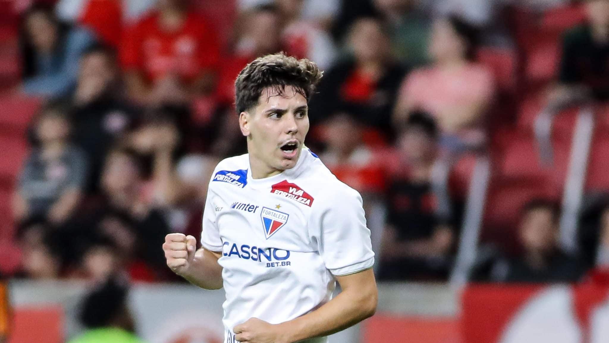 Quem &eacute; o jovem queridinho de Paiva que d&aacute; esperan&ccedil;a ao Fortaleza mesmo em derrota