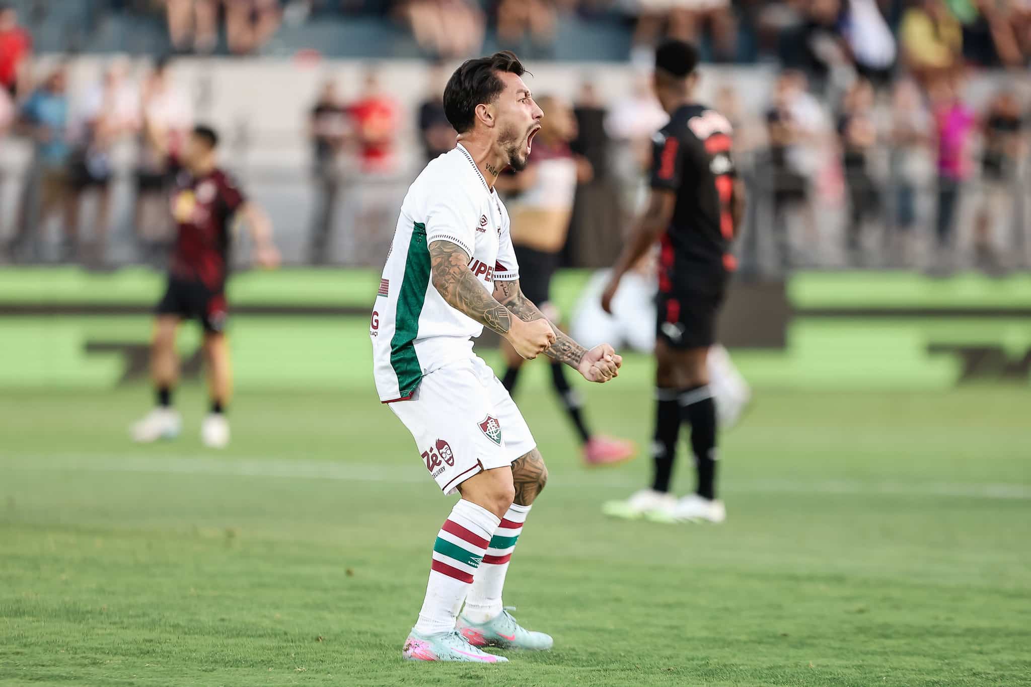 Lucho Acosta comemora gol pelo Fluminense (Foto: Lucas Mer&ccedil;on/Fluminense FC)