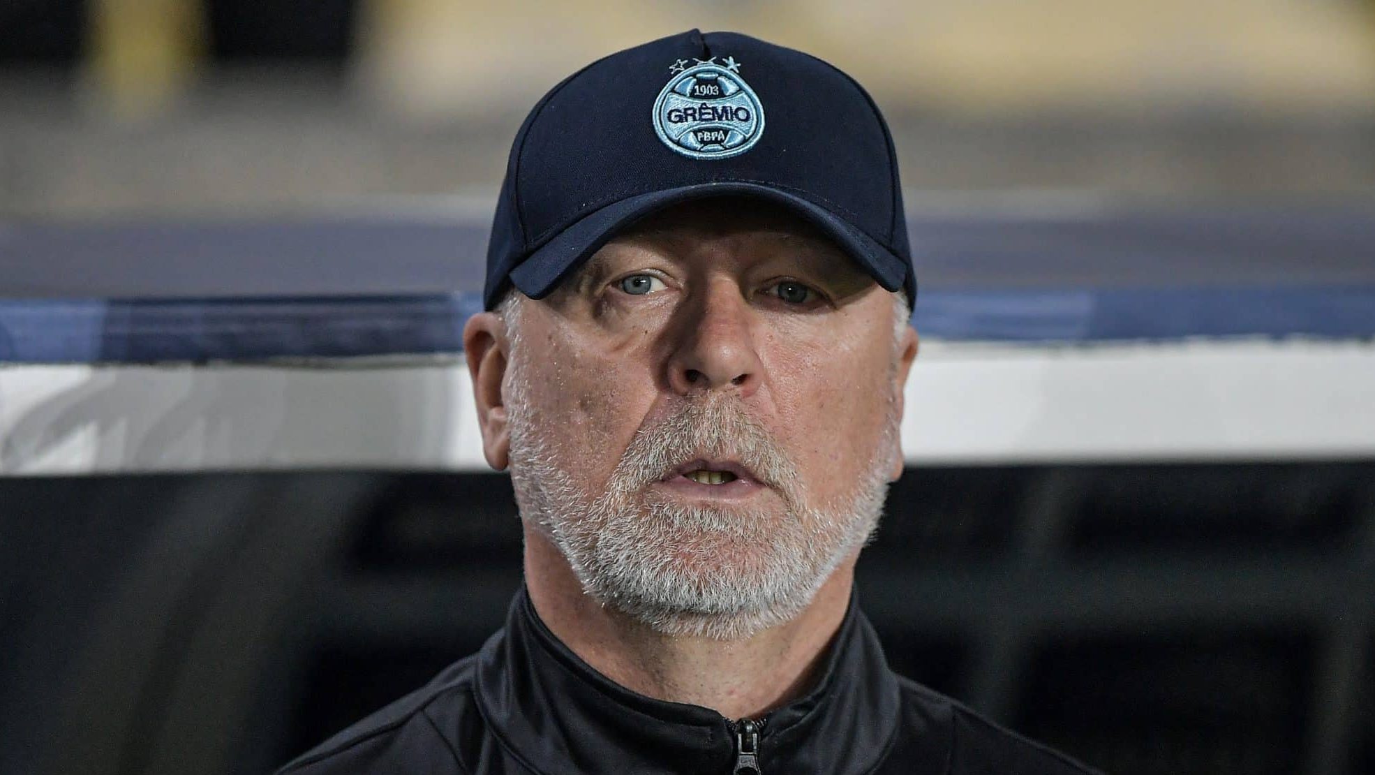 Gr&ecirc;mio faz o imposs&iacute;vel contra Sport e Mano Menezes atinge fundo do po&ccedil;o