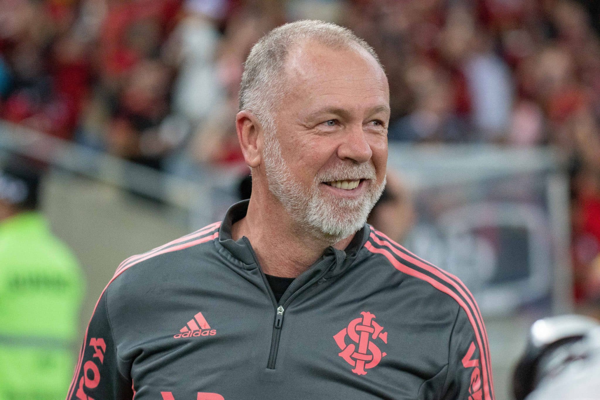 Mano Menezes durante passagem pelo Internacional em 2022