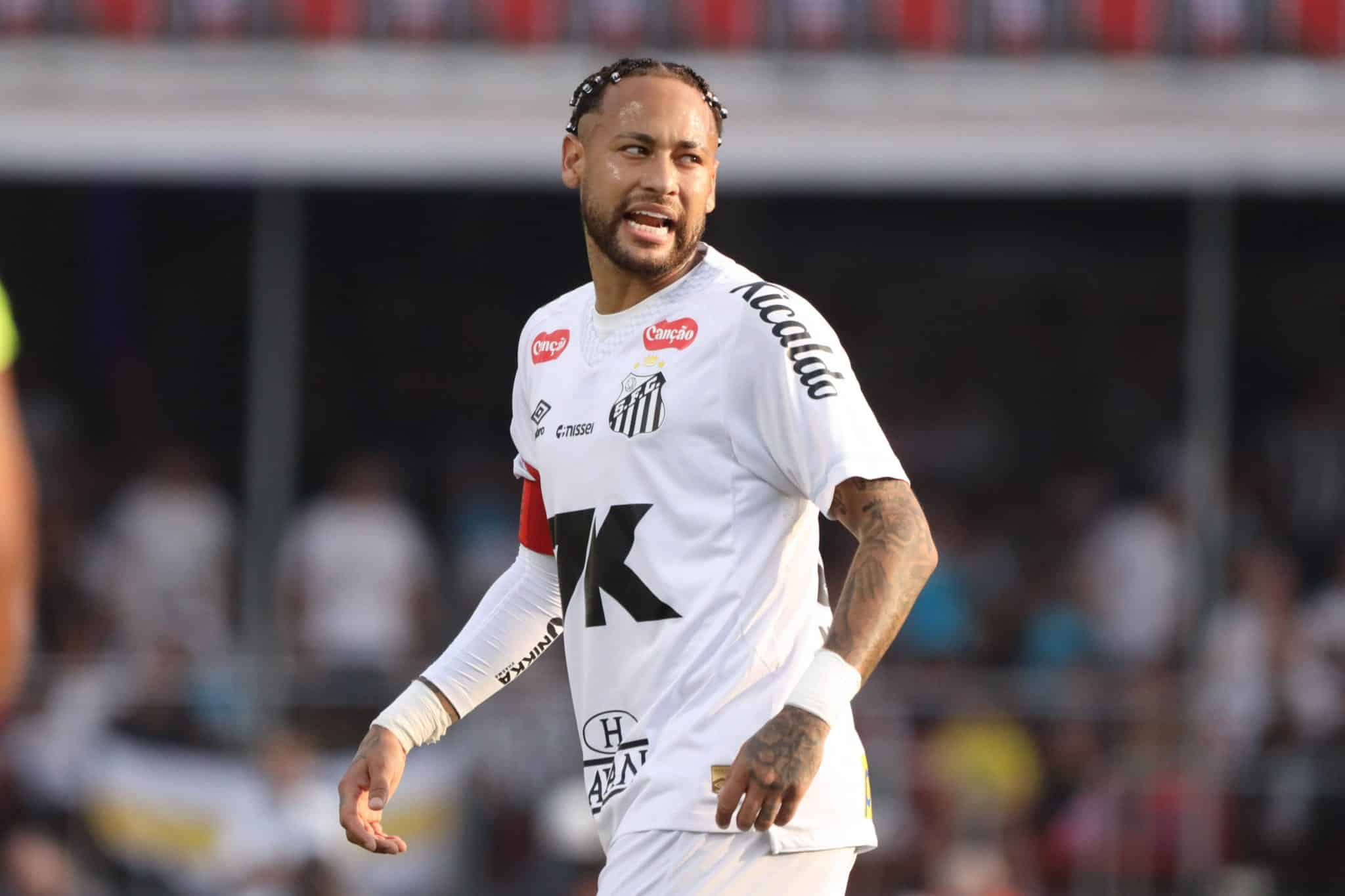 Neymar durante jogo do Santos