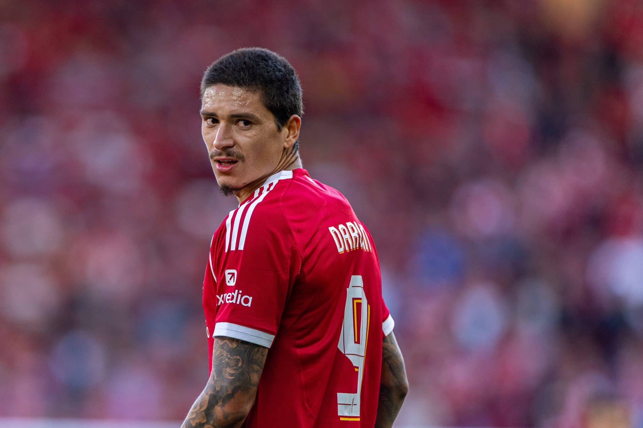 Liverpool acerta venda de N&uacute;&ntilde;ez ao Al-Hilal, mas pode desistir de Isak com nova atitude