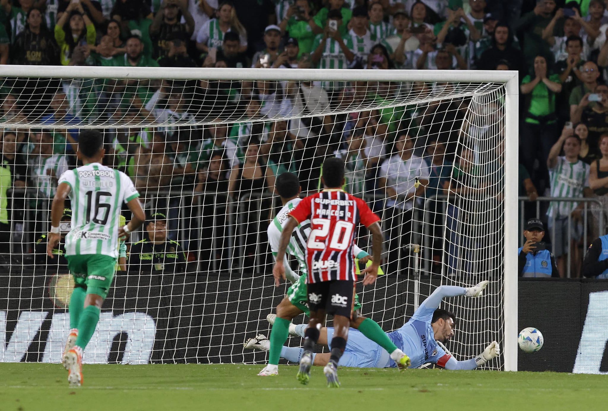 Rafael foi o her&oacute;i do empate em 0 a 0 do S&atilde;o Paulo com o Atl&eacute;tico Nacional