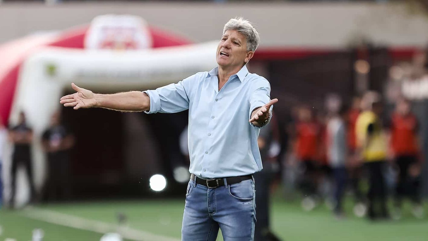 Renato Ga&uacute;cho, t&eacute;cnico do Fluminense, contra Red Bull Bragantino (Foto: Lucas Mer&ccedil;on/Fluminense FC)