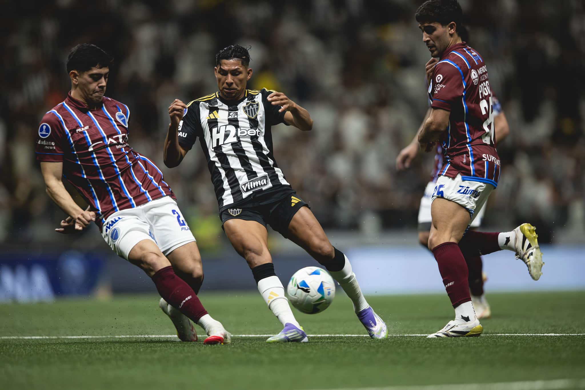 Galo n&atilde;o confirmou amplo favoritismo contra argentinos (Foto: Pedro Souza/Atl&eacute;tico)