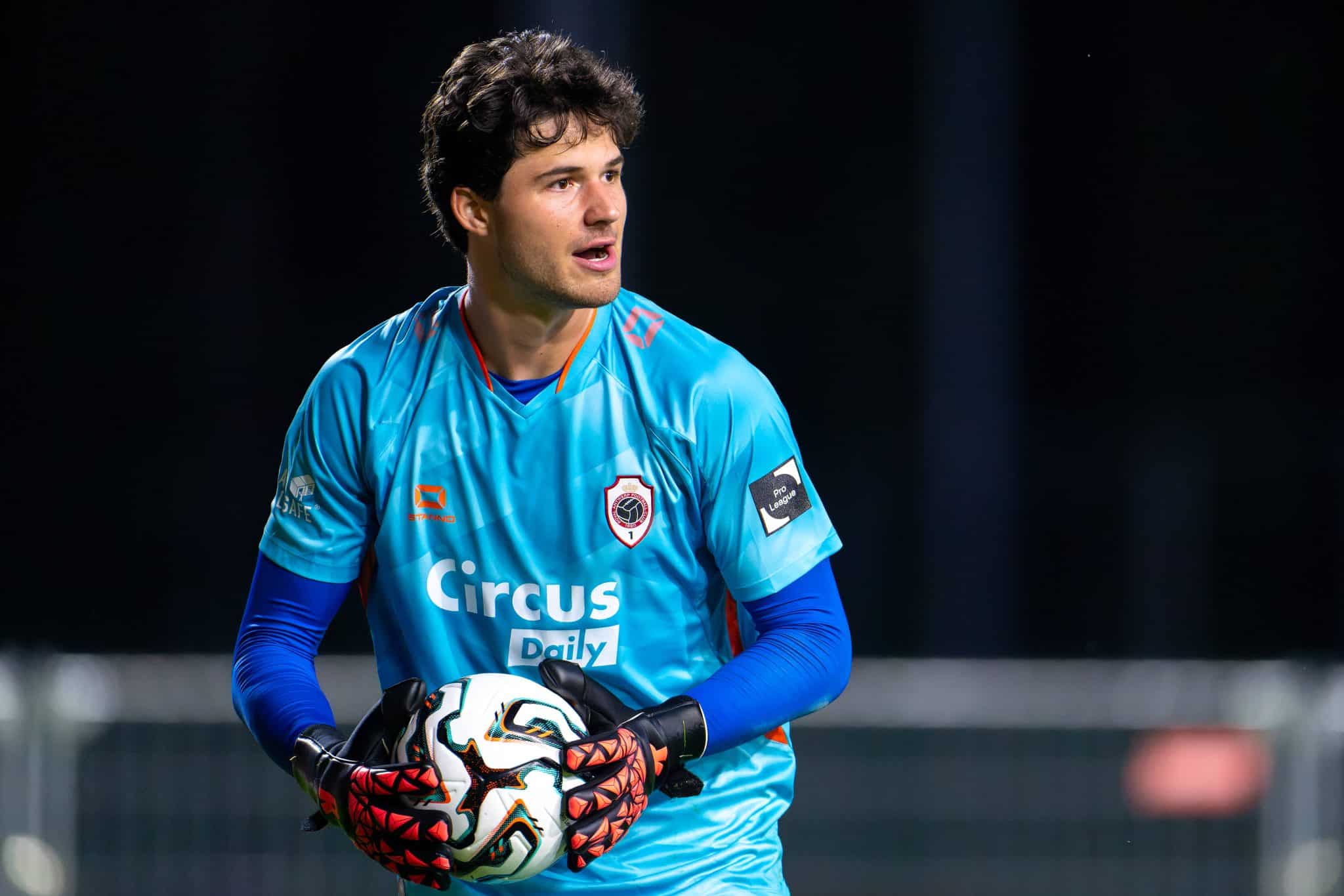 Senne Lammens pelo Royal Antwerp (Foto: Imago)