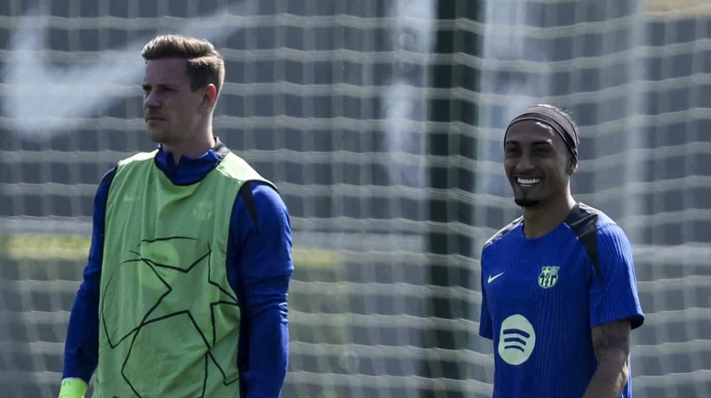 Raphinha se junta a colegas e fica do lado de Ter Stegen em pol&ecirc;mica com o Barcelona
