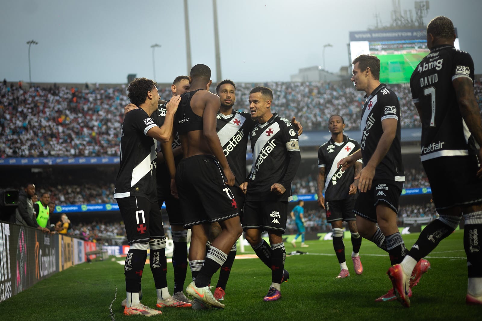 Vasco comemora gol contra Santos, no Morumbis (Foto: Matheus Lima/Vasco)