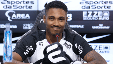 Como o Corinthians deu chap&eacute;u em time &aacute;rabe e contratou Vitinho