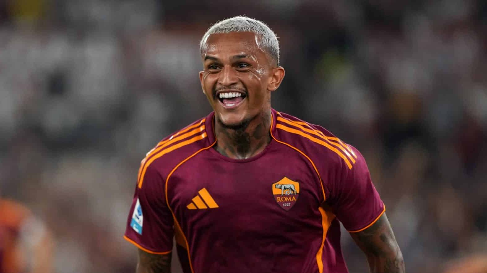 Estrela do estreante: Wesley aproveita presente e garante vit&oacute;ria da Roma na Serie A