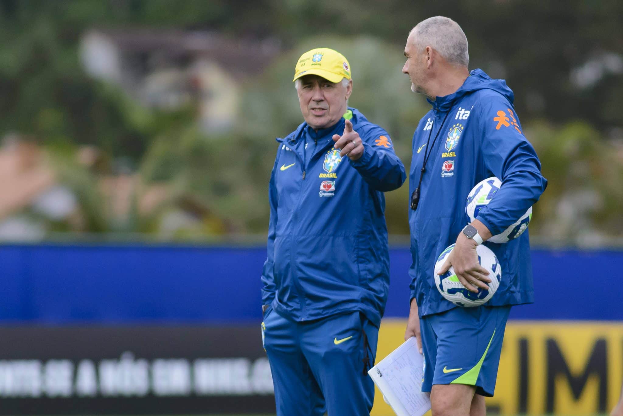 Ancelotti quer defesa s&oacute;lida na sele&ccedil;&atilde;o (Foto: Imago)