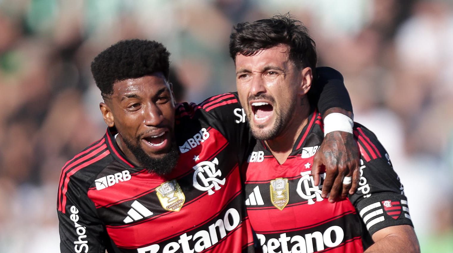 Flamengo joga apenas o suficiente para manter dist&acirc;ncia de rivais e quebrar tabu