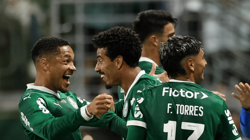 Palmeiras toma decisão sobre elenco após lesão grave de Evangelista