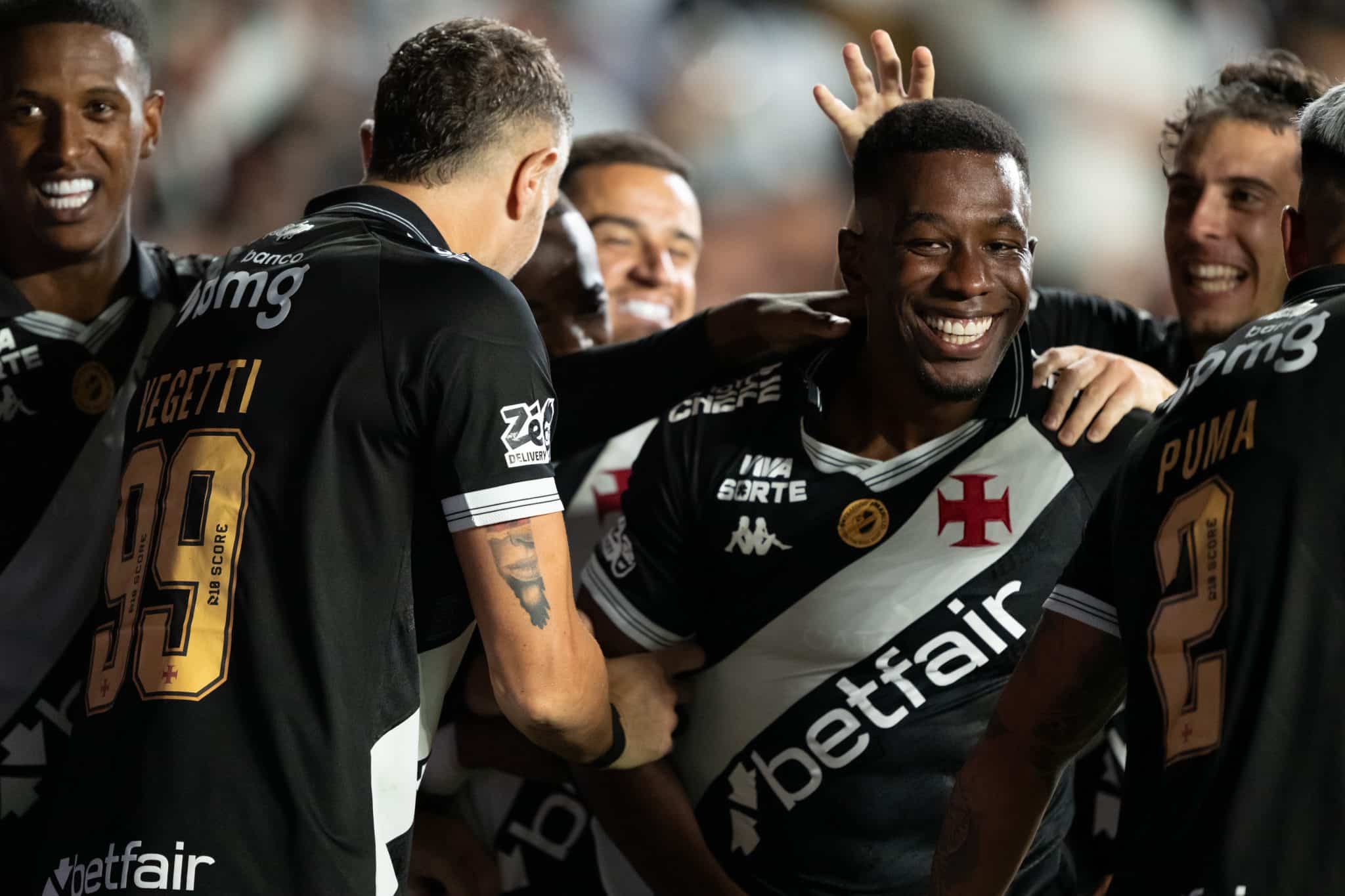 Cuesta marcou na sua estreia pelo Vasco (Foto: Icon Sport)