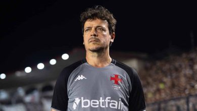 Diniz coloca jogador do Vasco entre os melhores do mundo e compara lateral com Walker