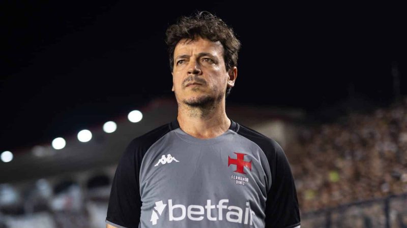 Diniz coloca jogador do Vasco entre os melhores do mundo e compara lateral com Walker