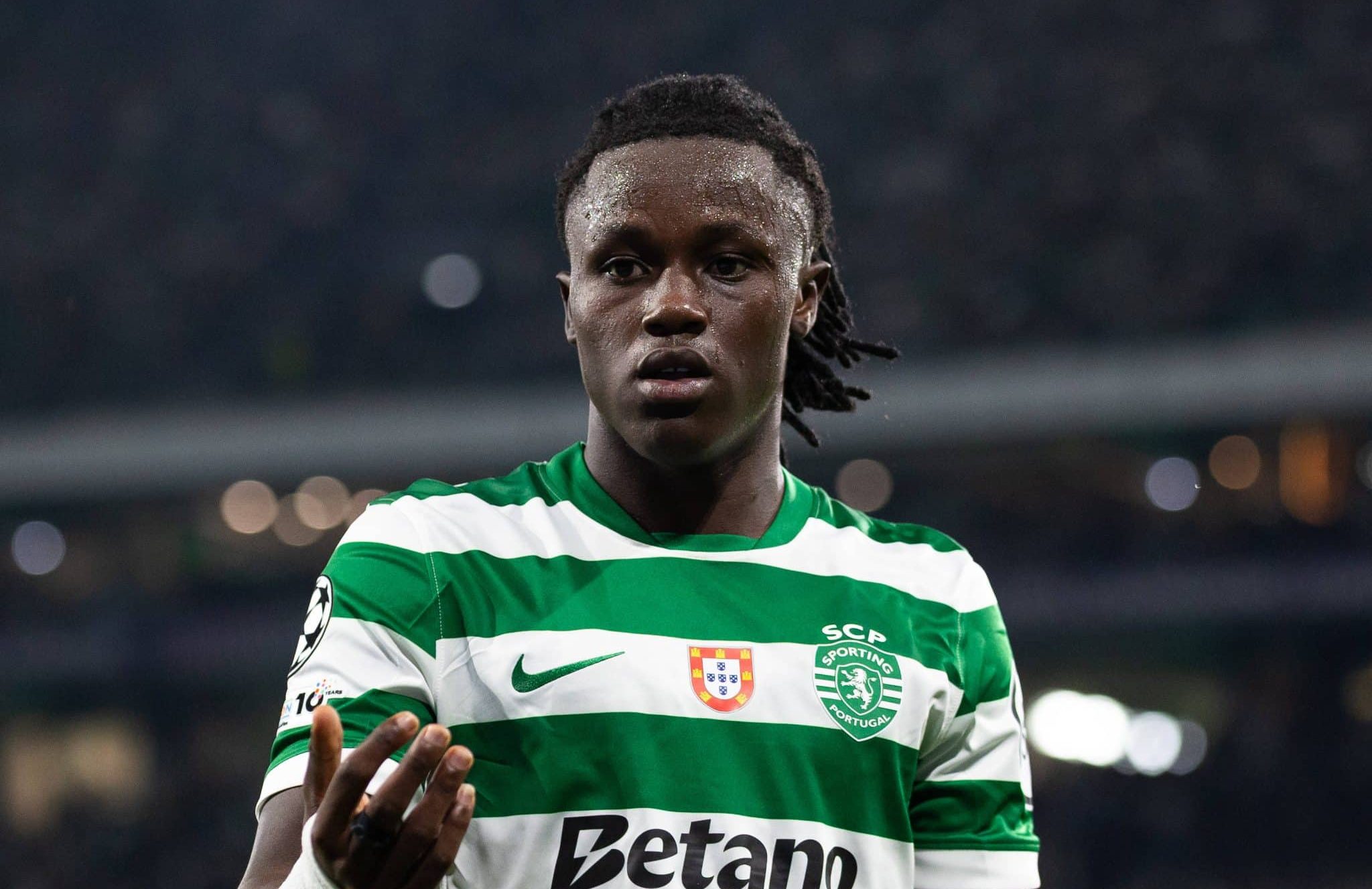 Sporting goleia estreante com brilho de Trinc&atilde;o, mas foi outro portugu&ecirc;s que acabou com a partida