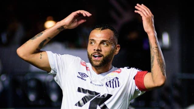 Dedica&ccedil;&atilde;o faz diferen&ccedil;a para o Santos, que finalmente abre gordura para o Z4