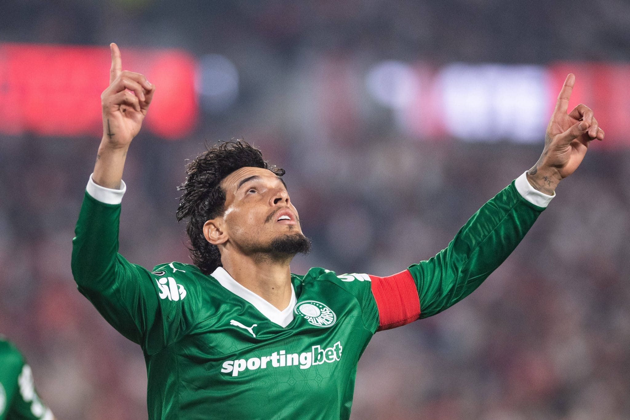 Palmeiras tem flashbacks bons e ruins da semi de 2020, mas supera o River na Argentina&nbsp;&nbsp;