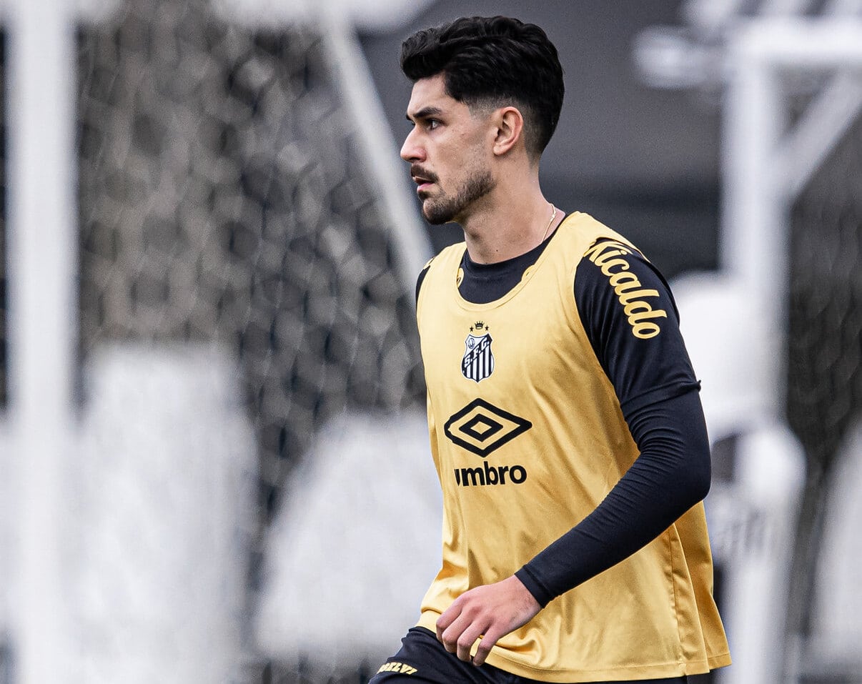 Jo&atilde;o Basso recuperado de les&atilde;o e &agrave; disposi&ccedil;&atilde;o contra o Atl&eacute;tico-MG