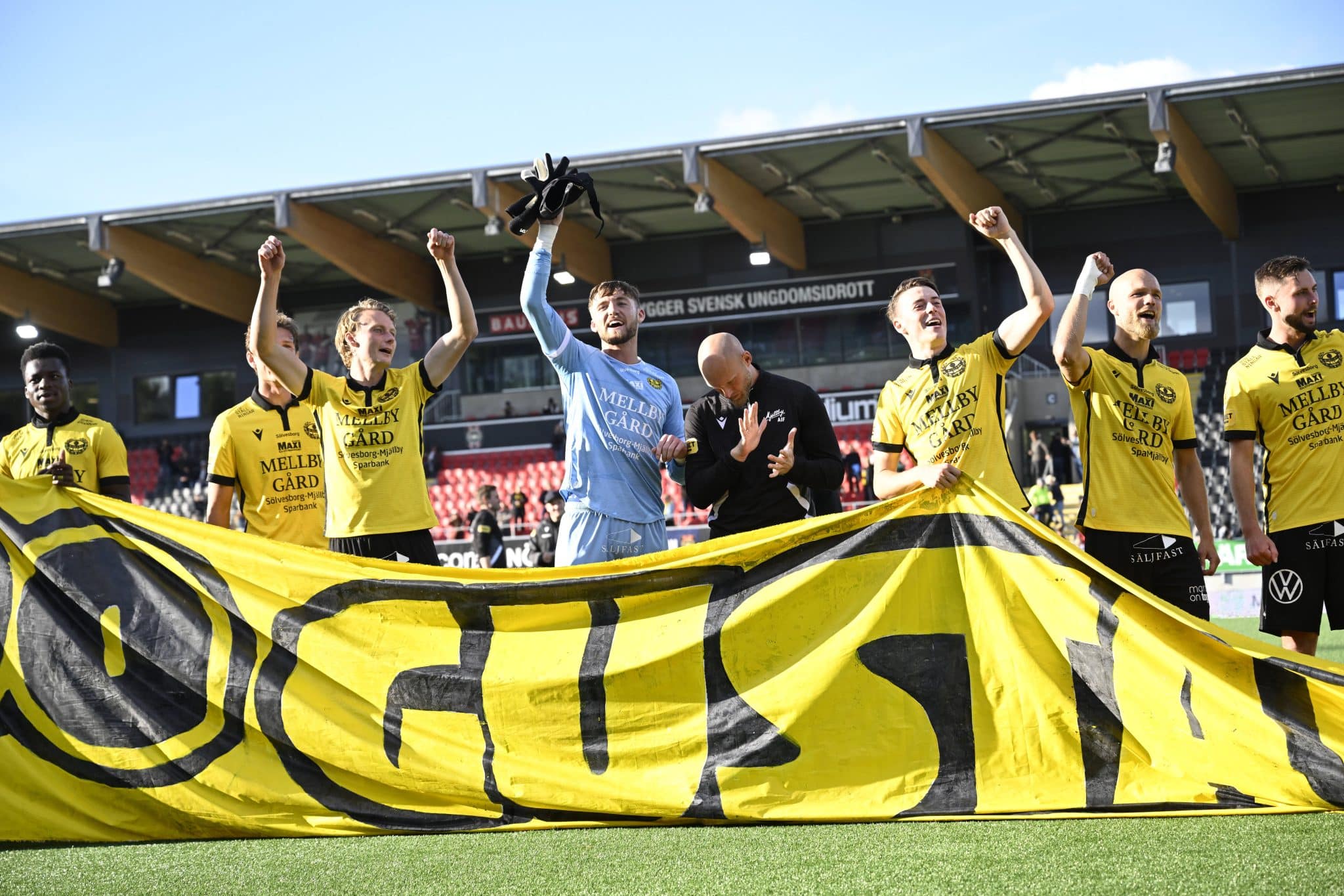 Conhe&ccedil;a o modesto time que saiu da 3&ordf; divis&atilde;o e est&aacute; perto de vencer o Campeonato Sueco