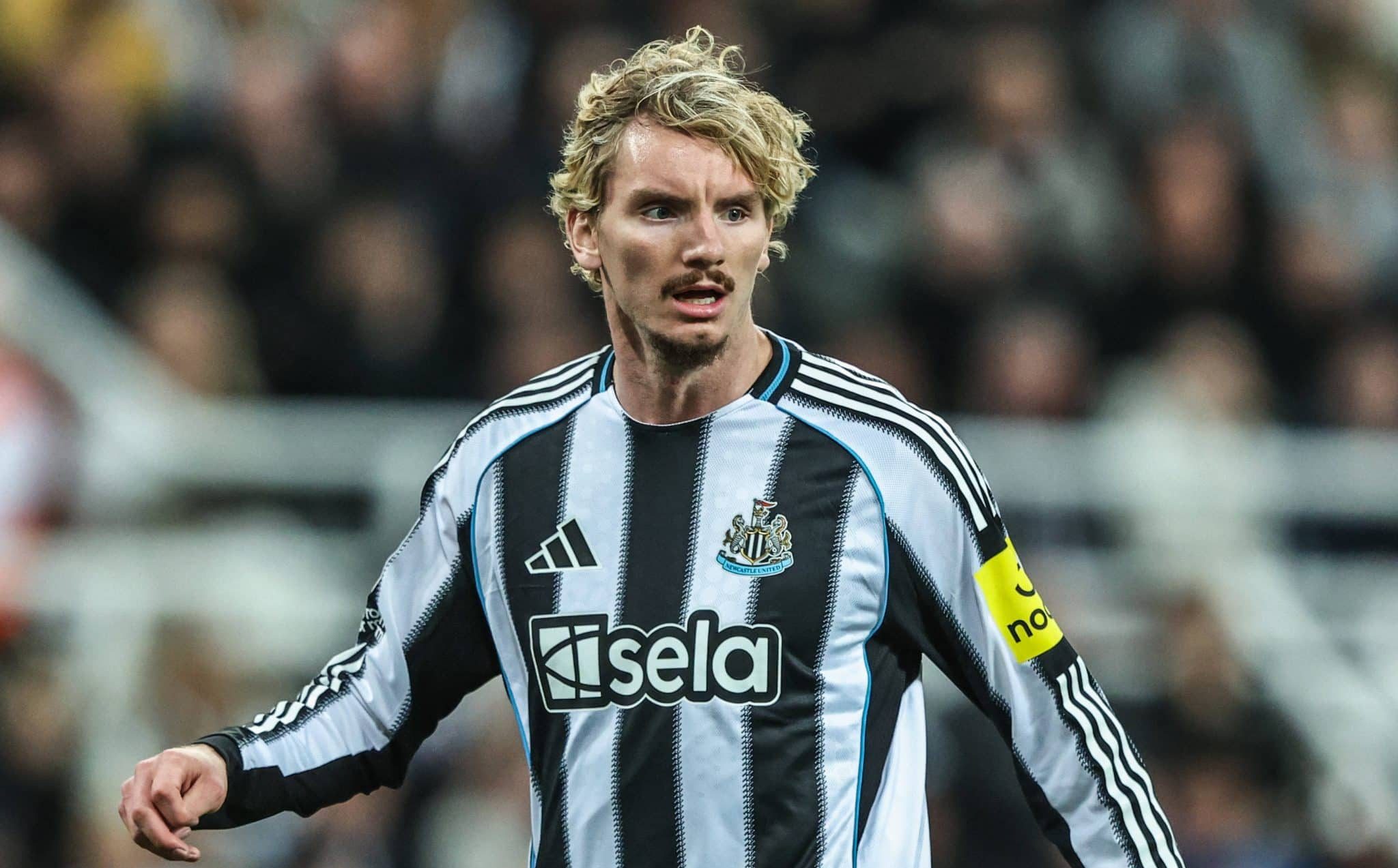 Nick Woltemade em jogo do Newcastle