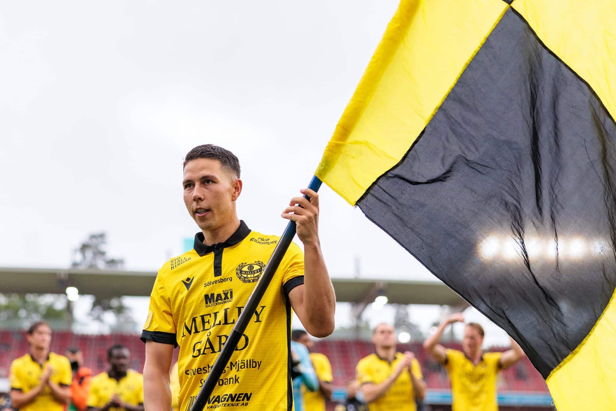 Nicklas Rojkjaer com a camisa do Mjallby