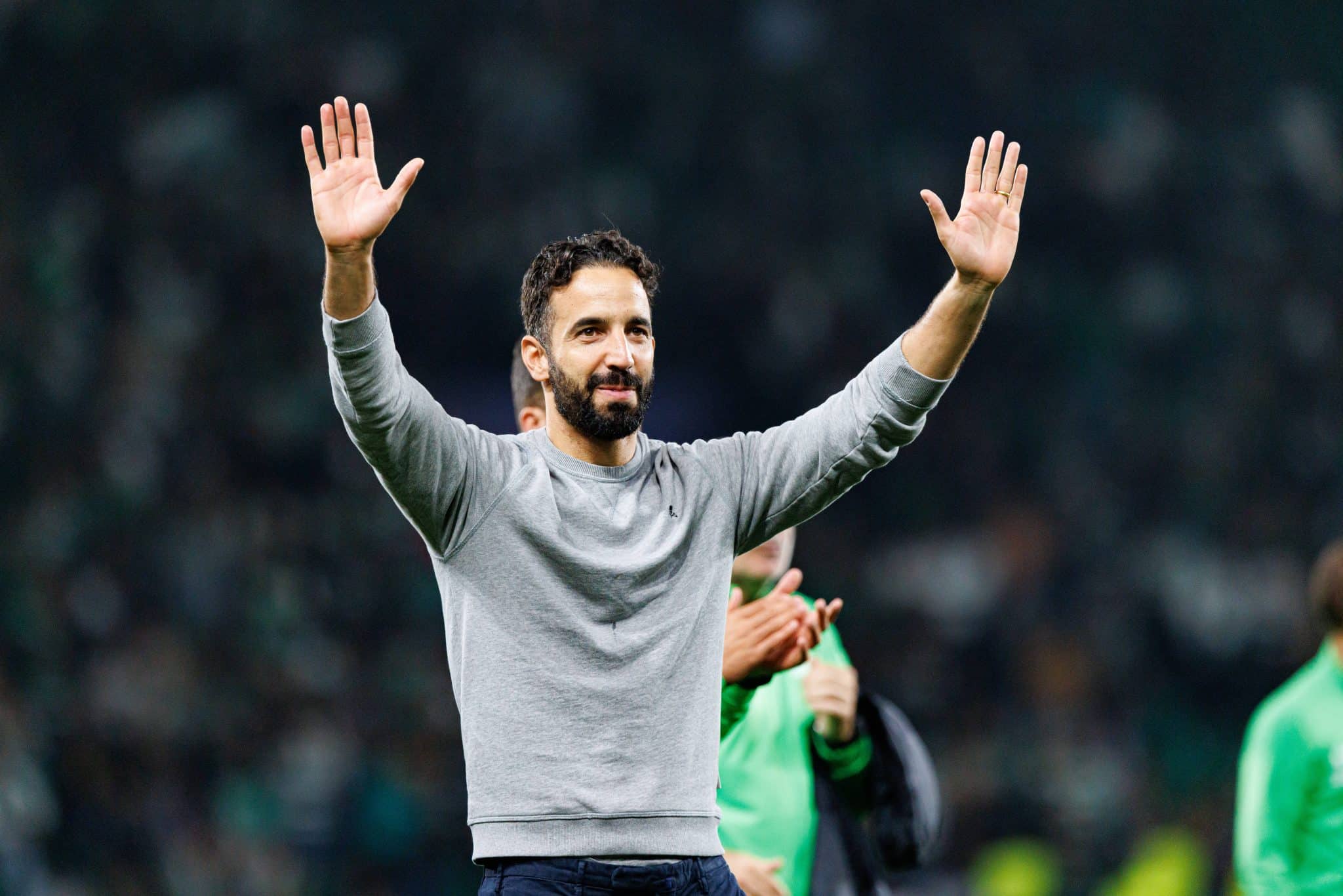 Manchester United d&aacute; ultimato a Ruben Amorim e tem cinco substitutos na mira