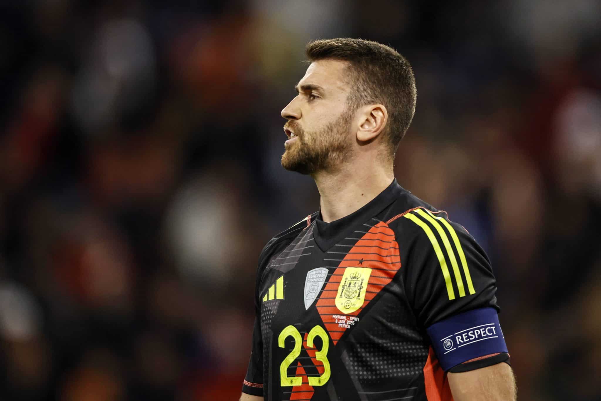 &lsquo;&Eacute; normal que falem&rsquo;: Unai Sim&oacute;n pede respeito ap&oacute;s pedidos por goleiro do Barcelona na sele&ccedil;&atilde;o