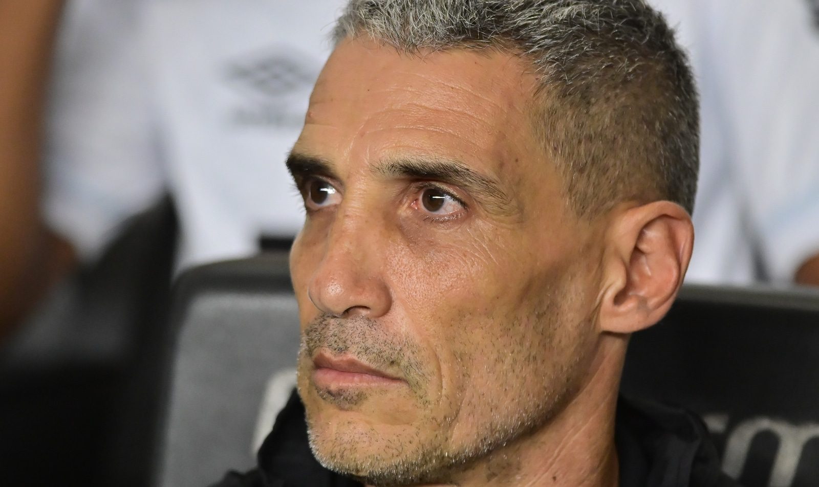 Por necessidade, Vojvoda ter&aacute; que mudar o Santos para encarar o Red Bull Bragantino