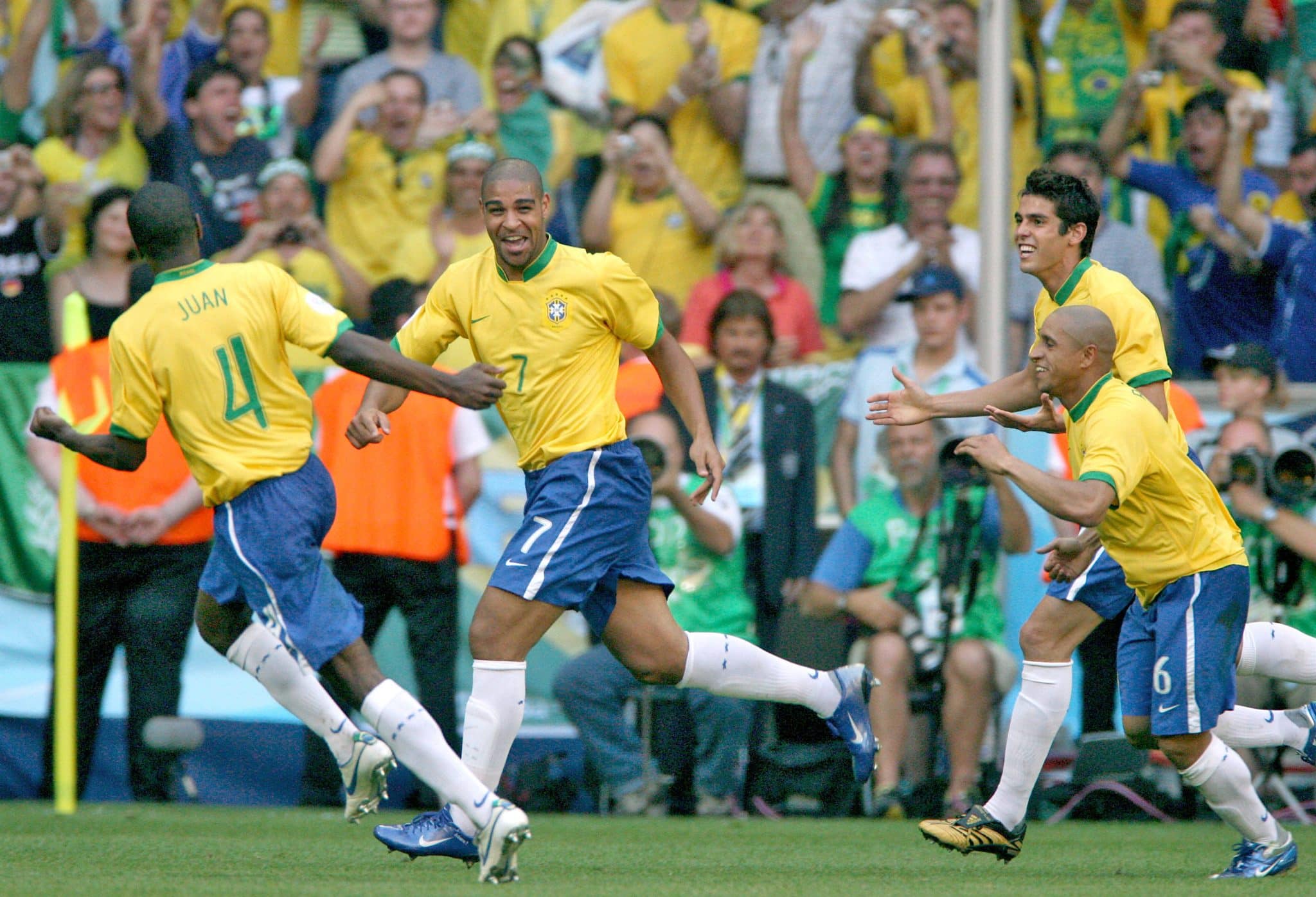 Adriano na Copa do Mundo de 2006 (Foto: IMAGO / ABACAPRESS)
