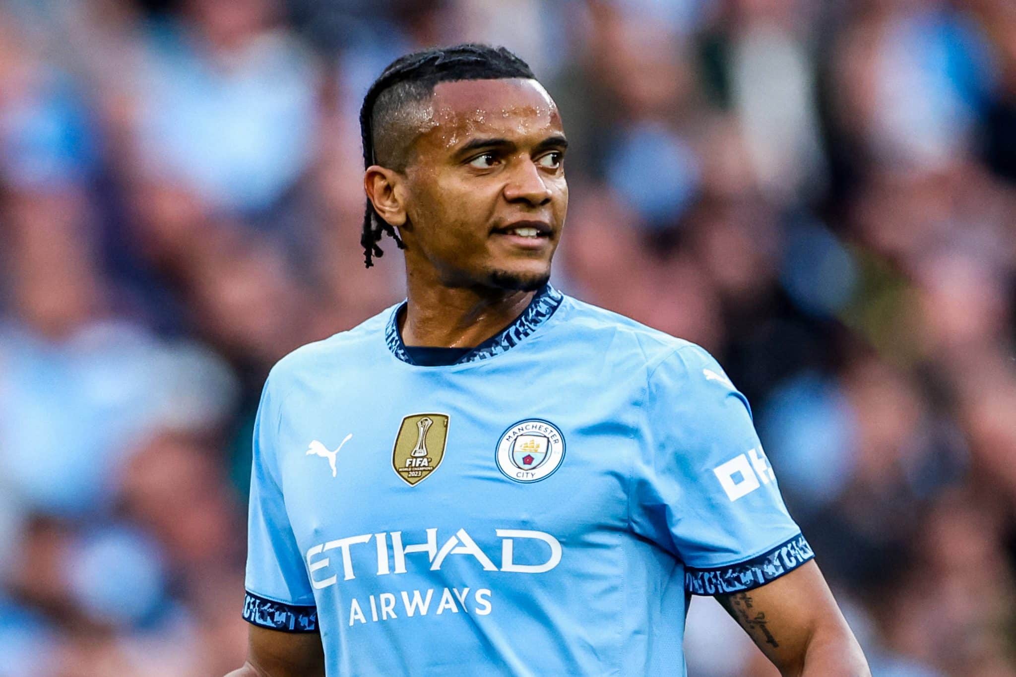 Akanji em a&ccedil;&atilde;o pelo Manchester City 