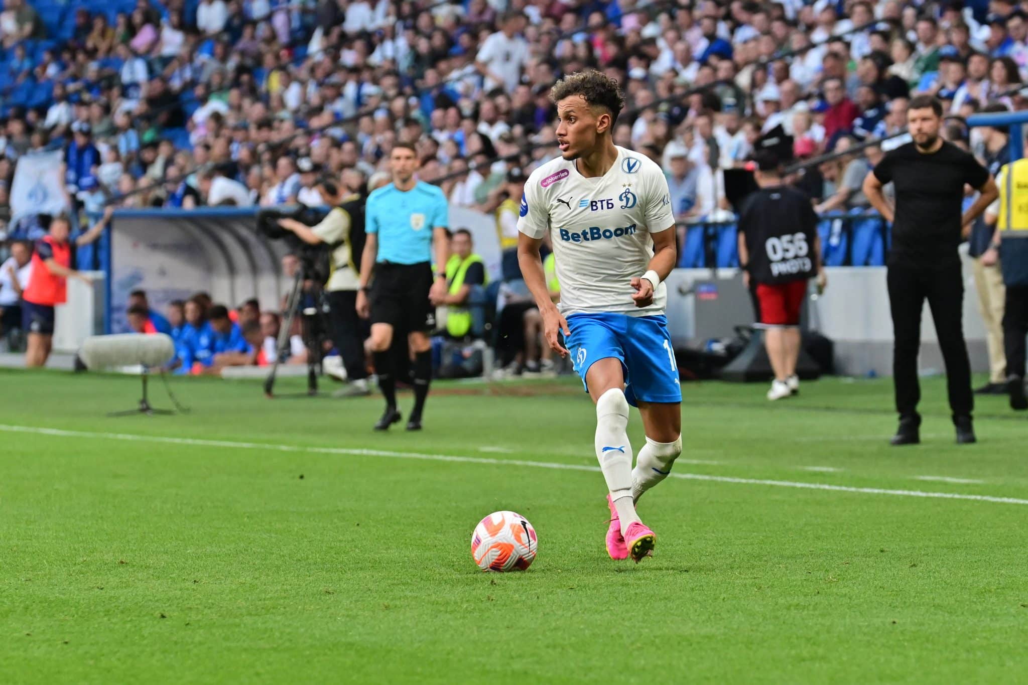 Bitello em a&ccedil;&atilde;o pelo D&iacute;namo Moscou