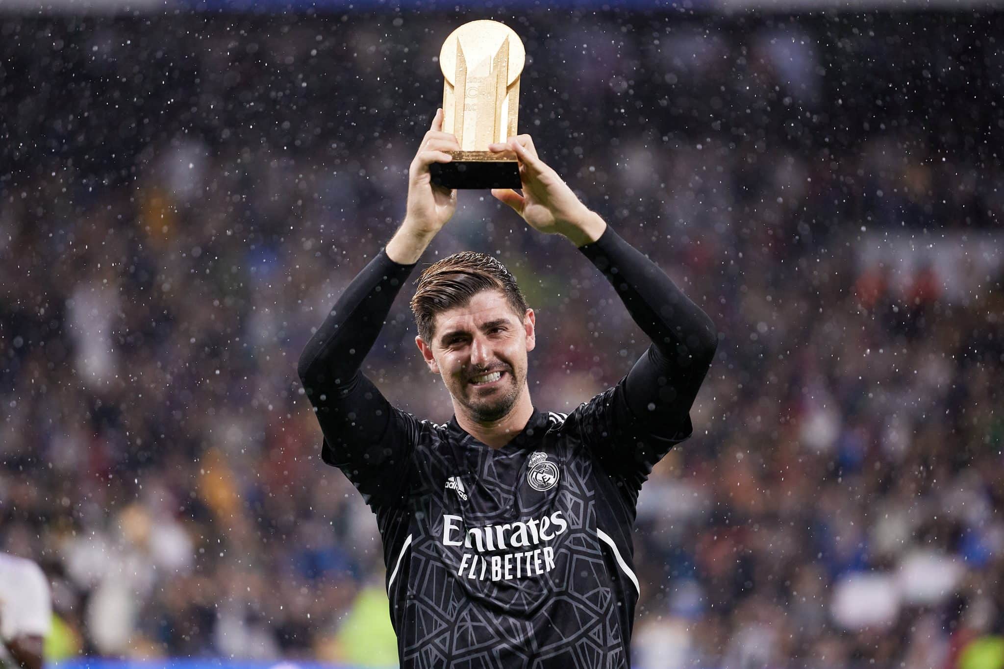 Thibaut Courtois, do Real Madrid, conquista o Trof&eacute;u Yashin (Foto: IMAGO /&nbsp;Gonzales Photo)