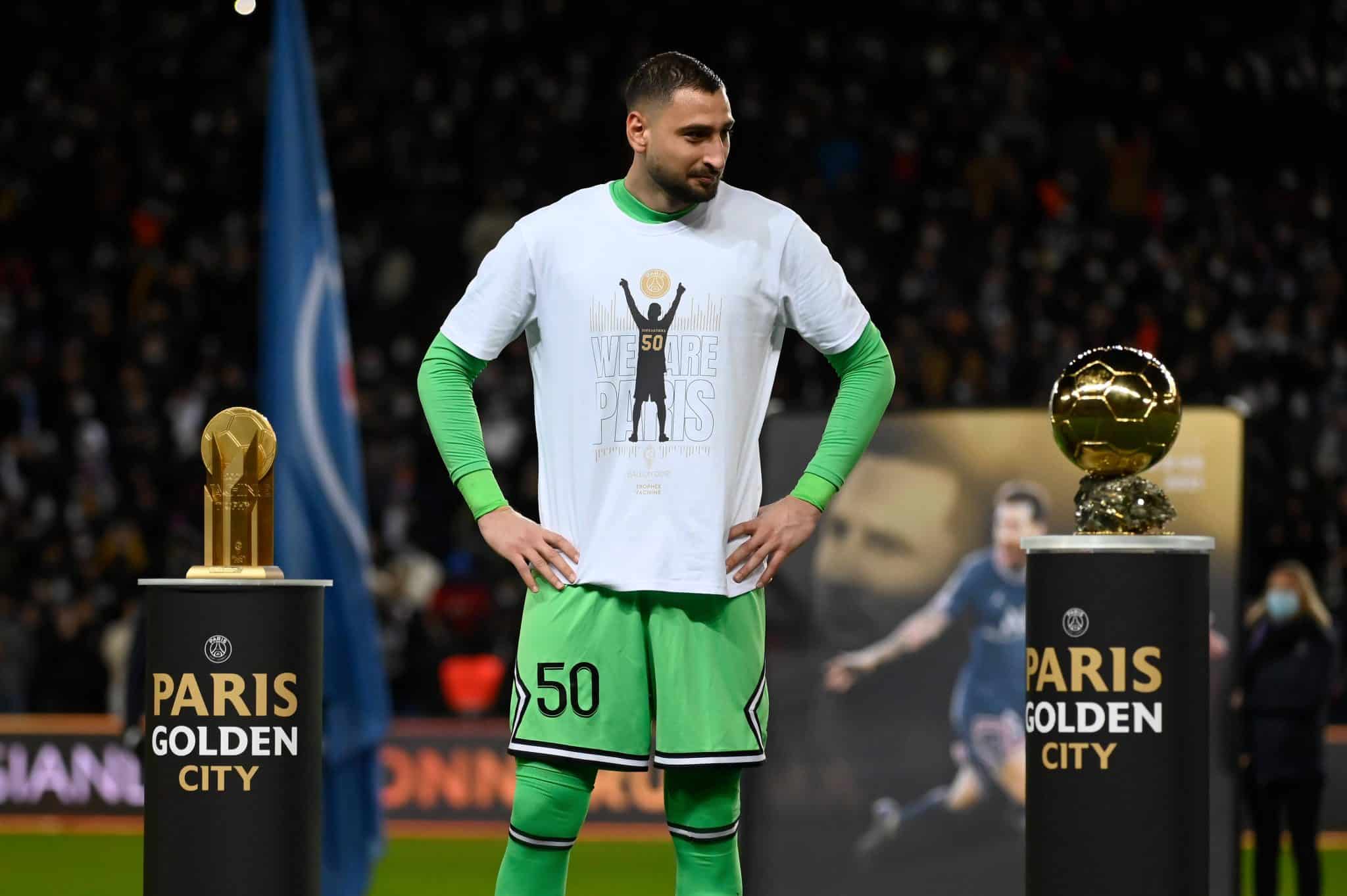 Gianluigi Donnarumma &eacute; homenageado com Trof&eacute;u Yashin (Foto: IMAGO / Le Pictorium)