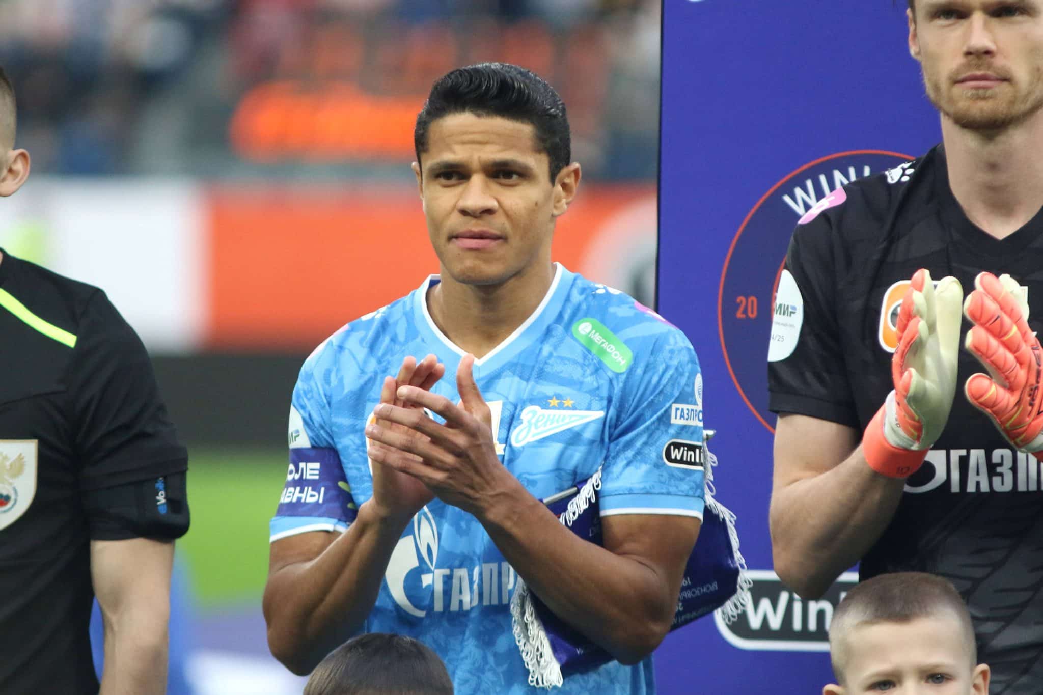 Douglas Santos est&aacute; no Zenit desde 2019 