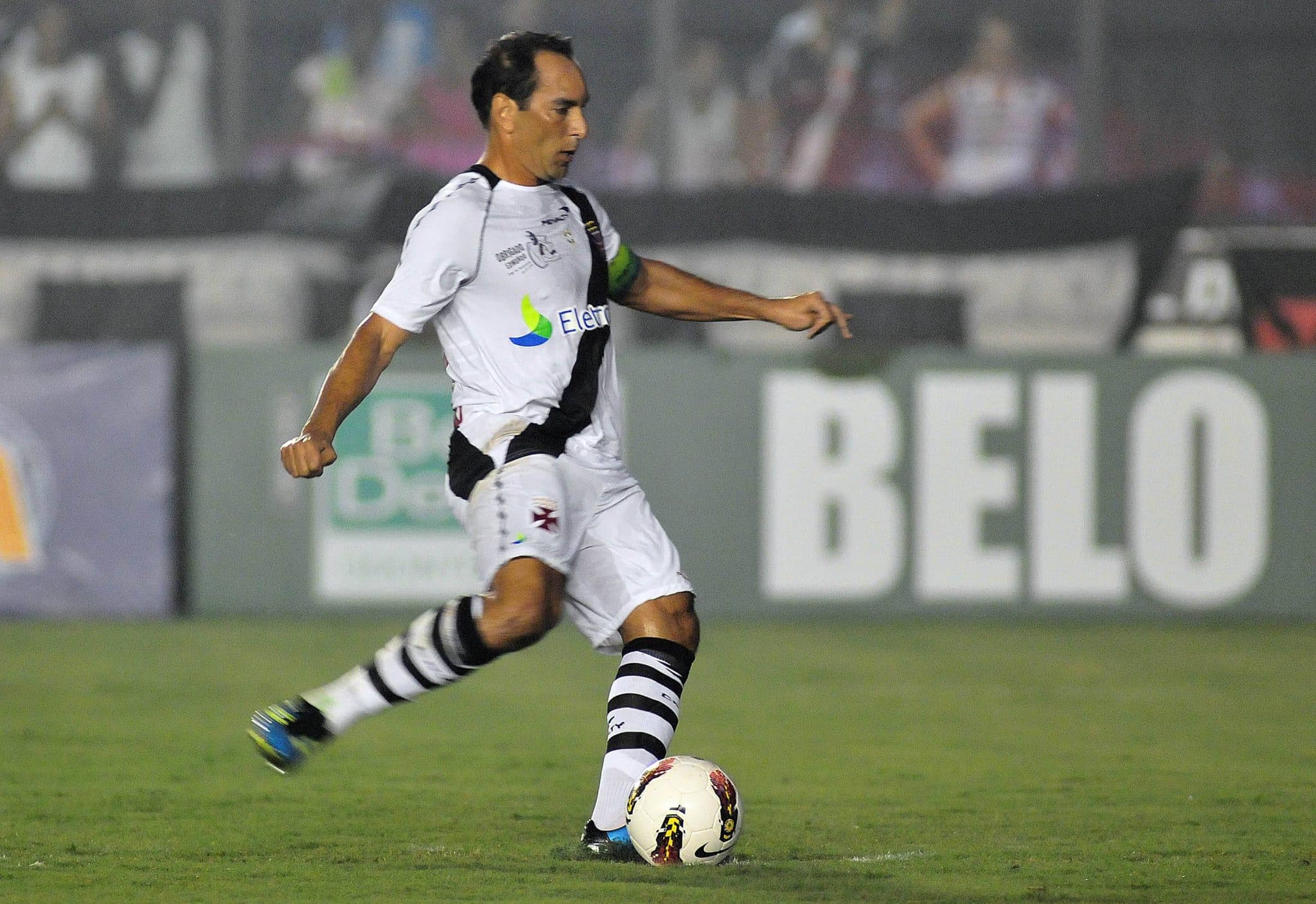 Edmundo em a&ccedil;&atilde;o pelo Vasco, em 2012