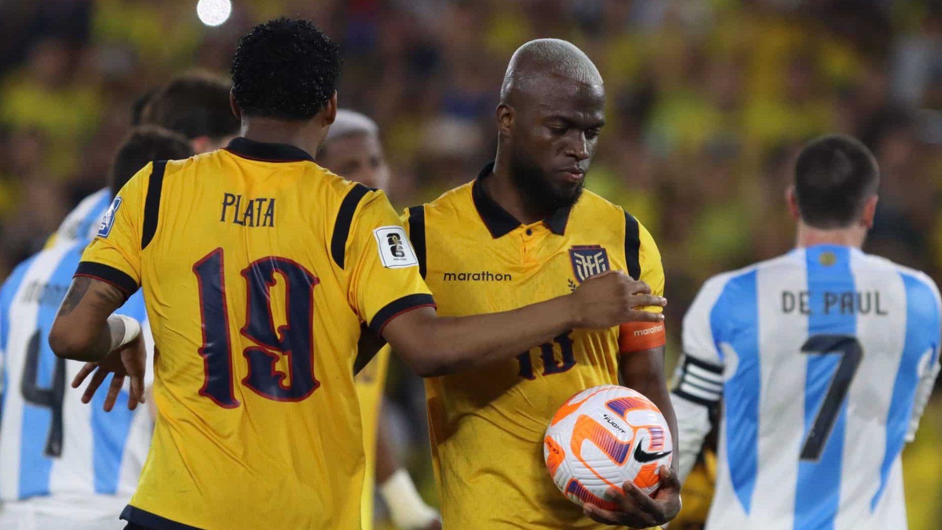 Valencia acaba com jejum e irrita torcida do Inter em vit&oacute;ria do Equador sobre a Argentina